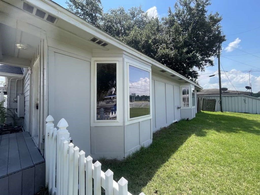 Property photo for 605 S Main Street, #25, Highlands, TX