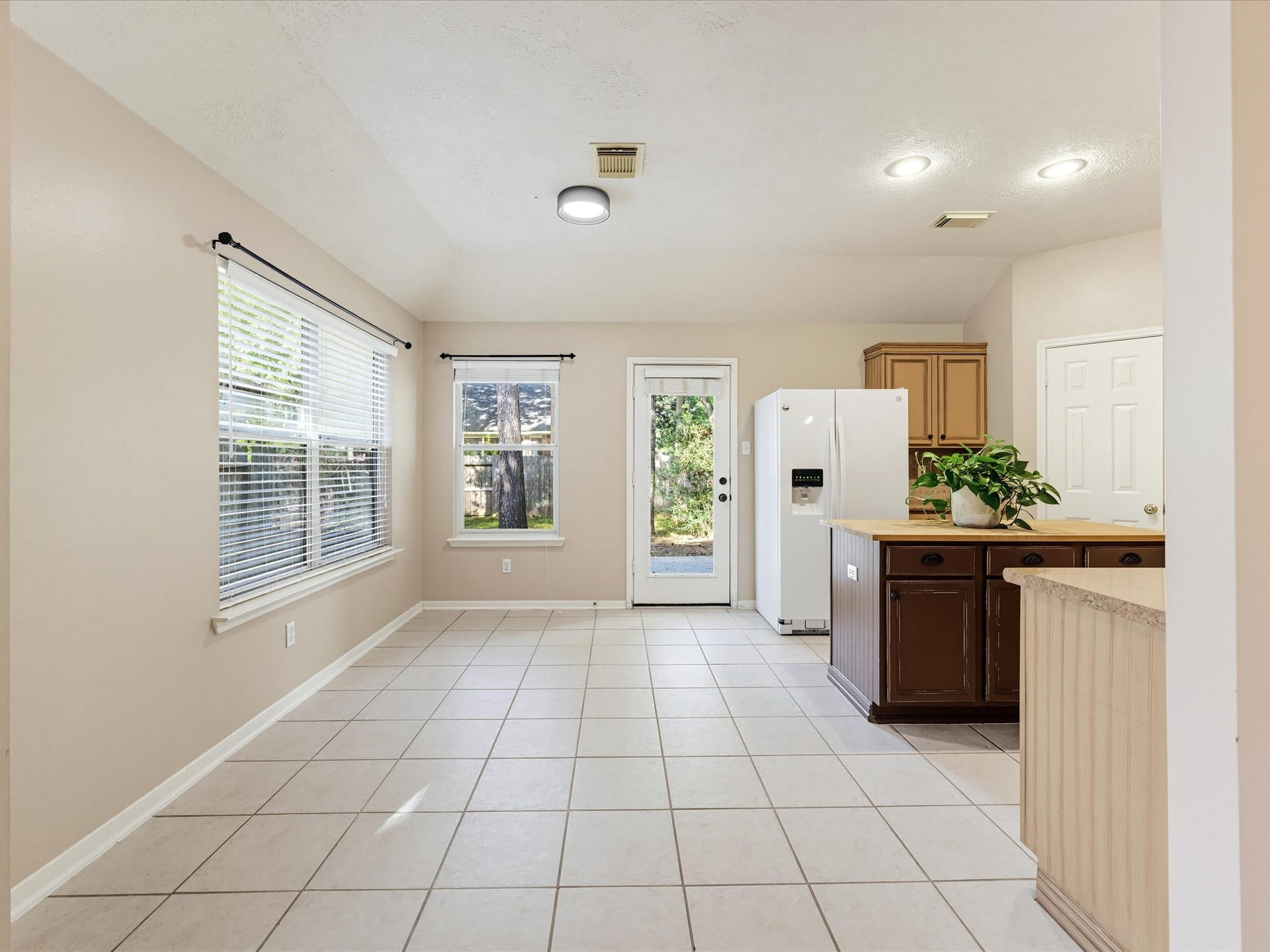 47 Drifting Shadows Circle, The Woodlands, TX 77385