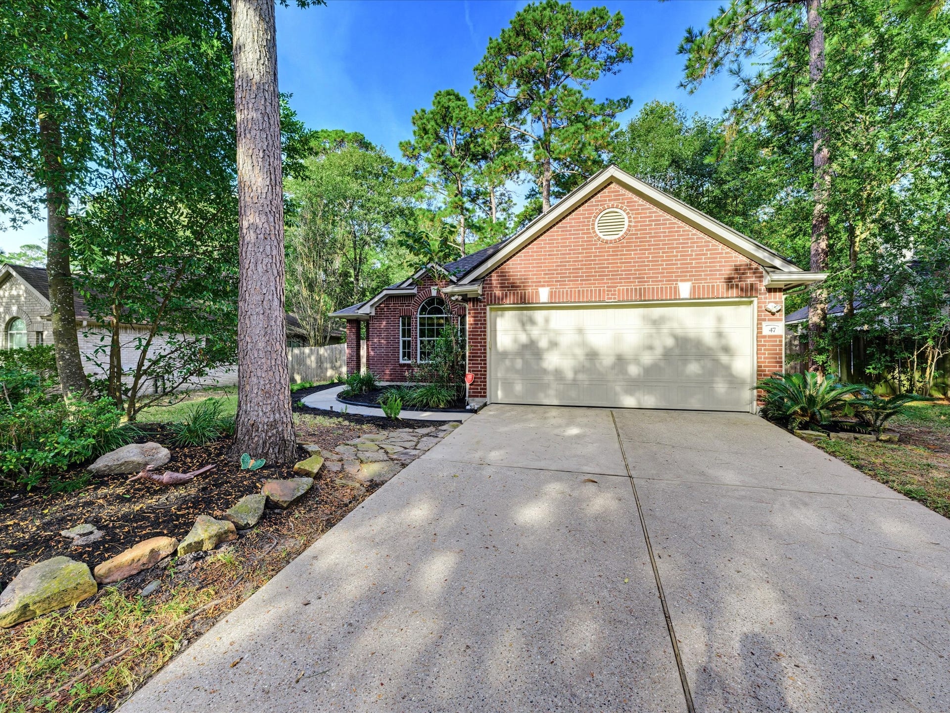 47 Drifting Shadows Circle, The Woodlands, TX 77385