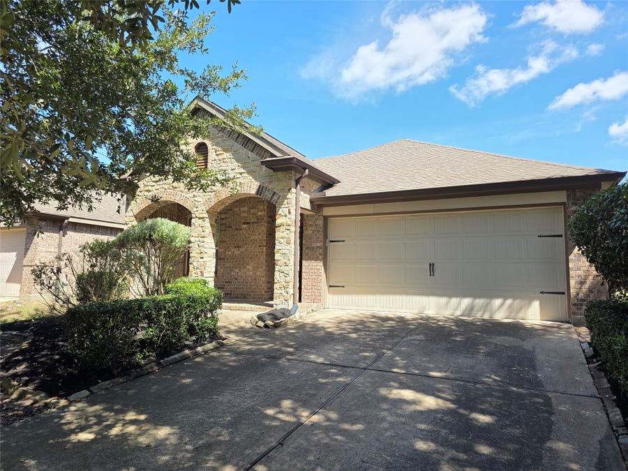 Property photo for 114 N Heritage Mill Circle, Tomball, TX
