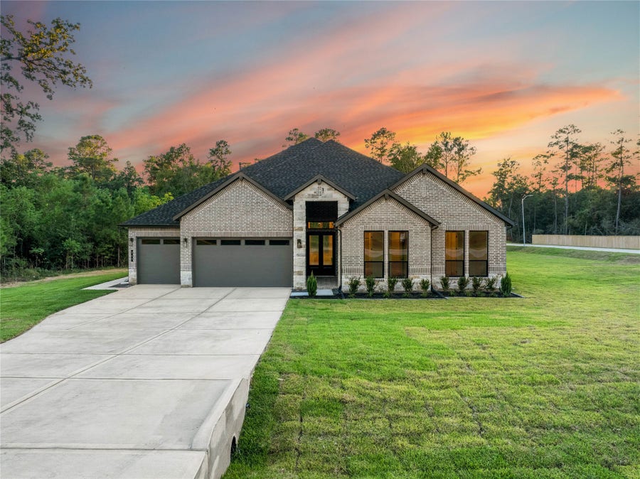 Property photo for 343 Louvenia Court, Pinehurst, TX