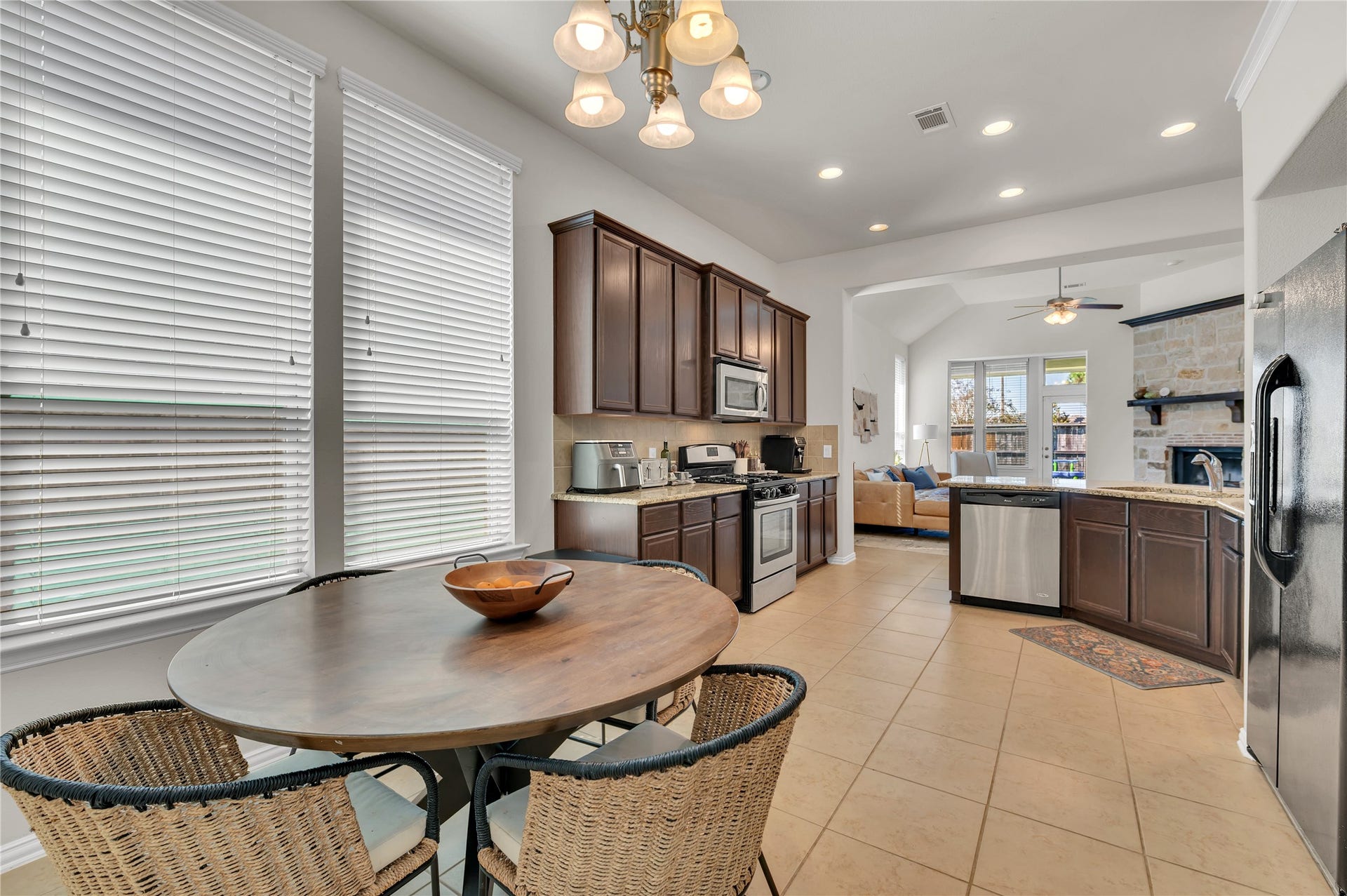 605 Chesterfield Lane, League City, TX 77573