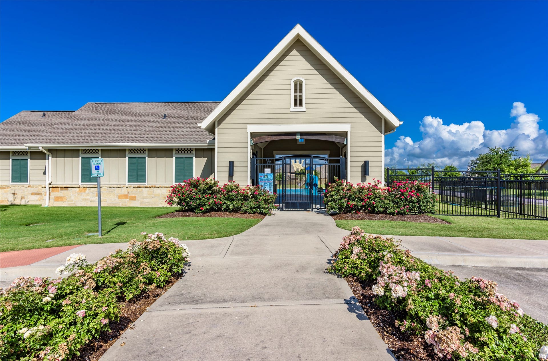 605 Chesterfield Lane, League City, TX 77573