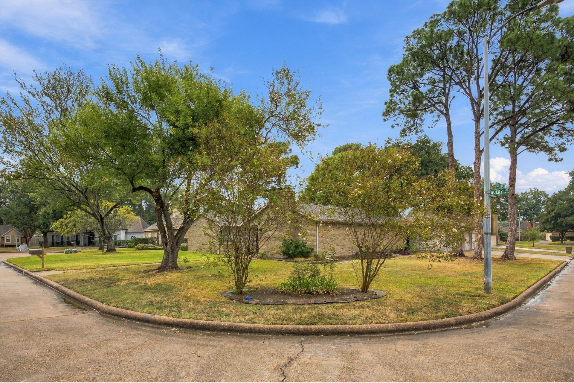 8902 Rocky Lane, Houston, TX 77040 Amazing corner lot. 3 car garage on the side