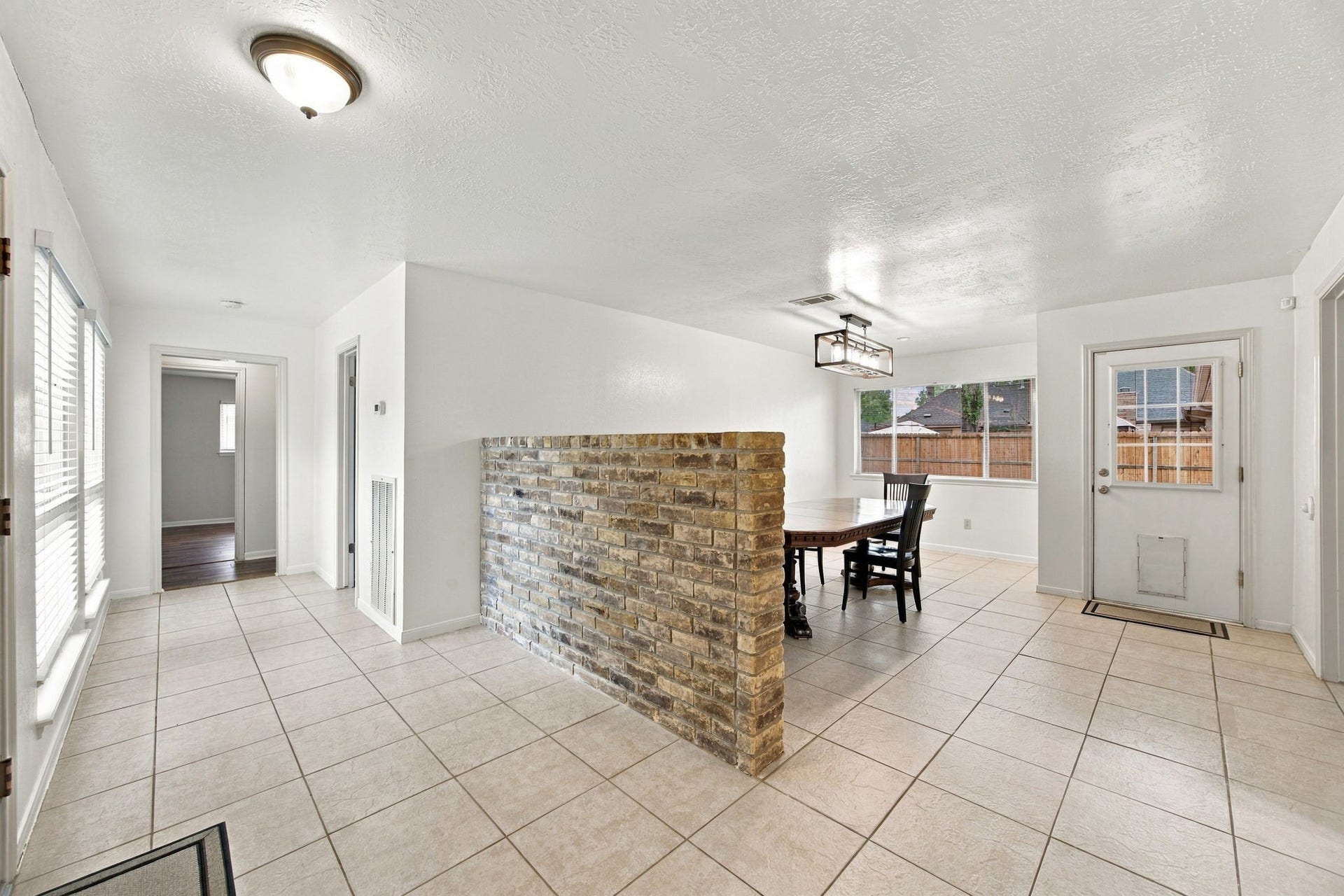 8902 Rocky Lane, Houston, TX 77040 This home has a light and bright floor plan, with plenty of windows. Even though it looks very private from the outside.