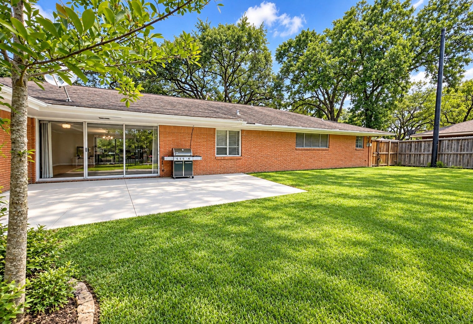 3641 Deal Street, Houston, TX 77025 3641 Deal Street, Houston, TX 77025