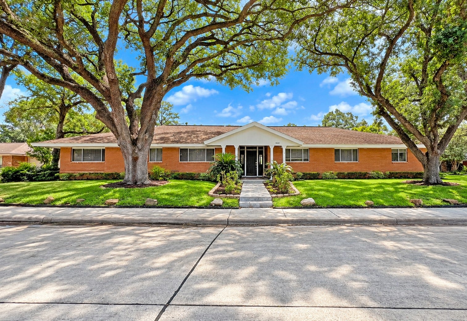 3641 Deal Street, Houston, TX 77025 3641 Deal Street, Houston, TX 77025