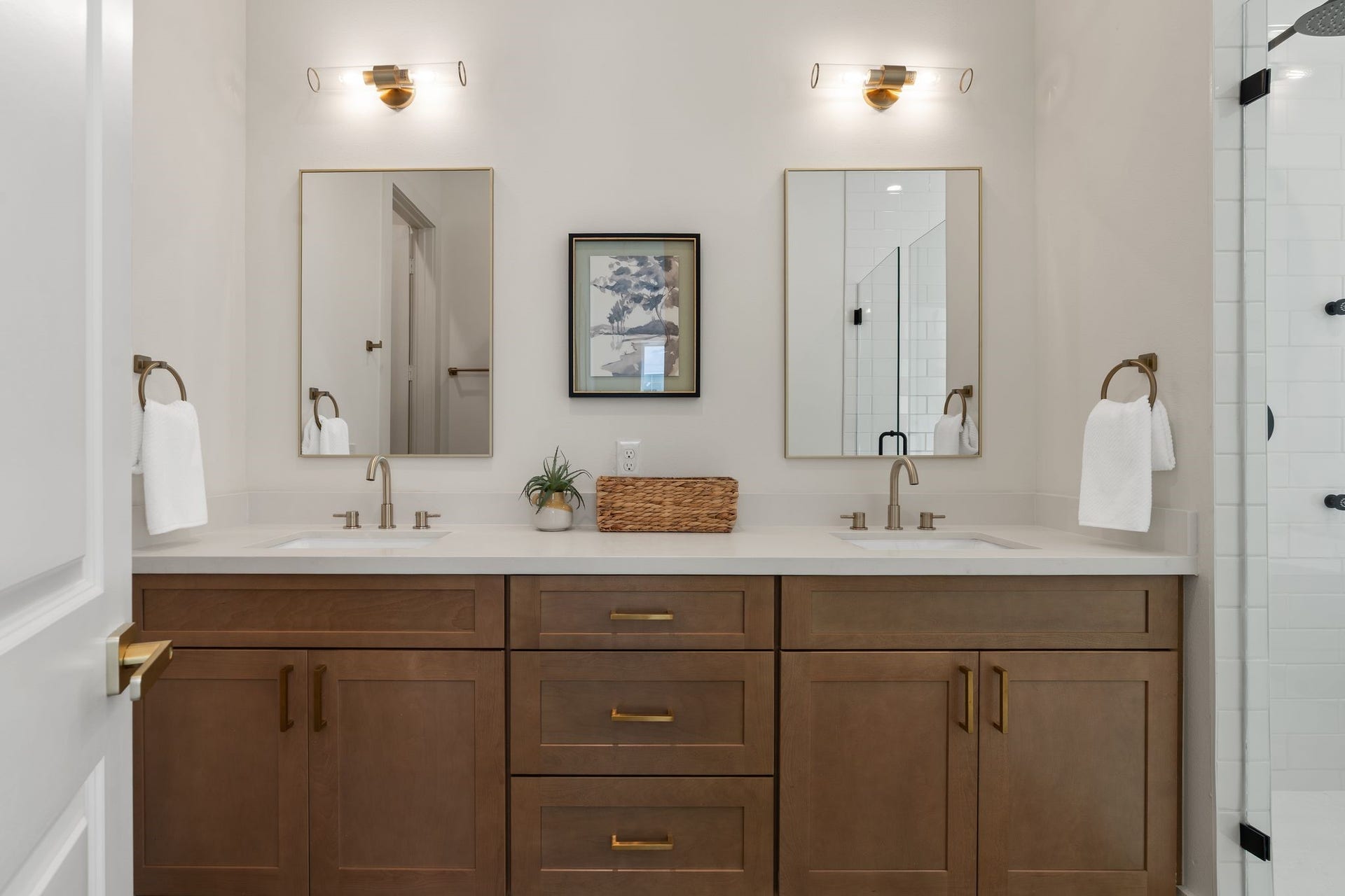 1142 W 16th Street, Houston, TX 77008 Primary Bath