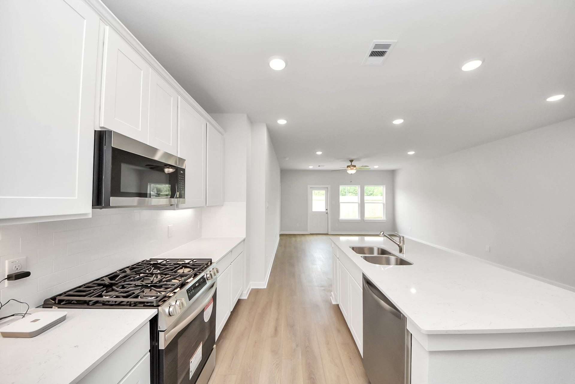 1989 Brookpointe Lane, Dayton, TX 77535 1989 Brookpointe Lane, Dayton, TX 77535