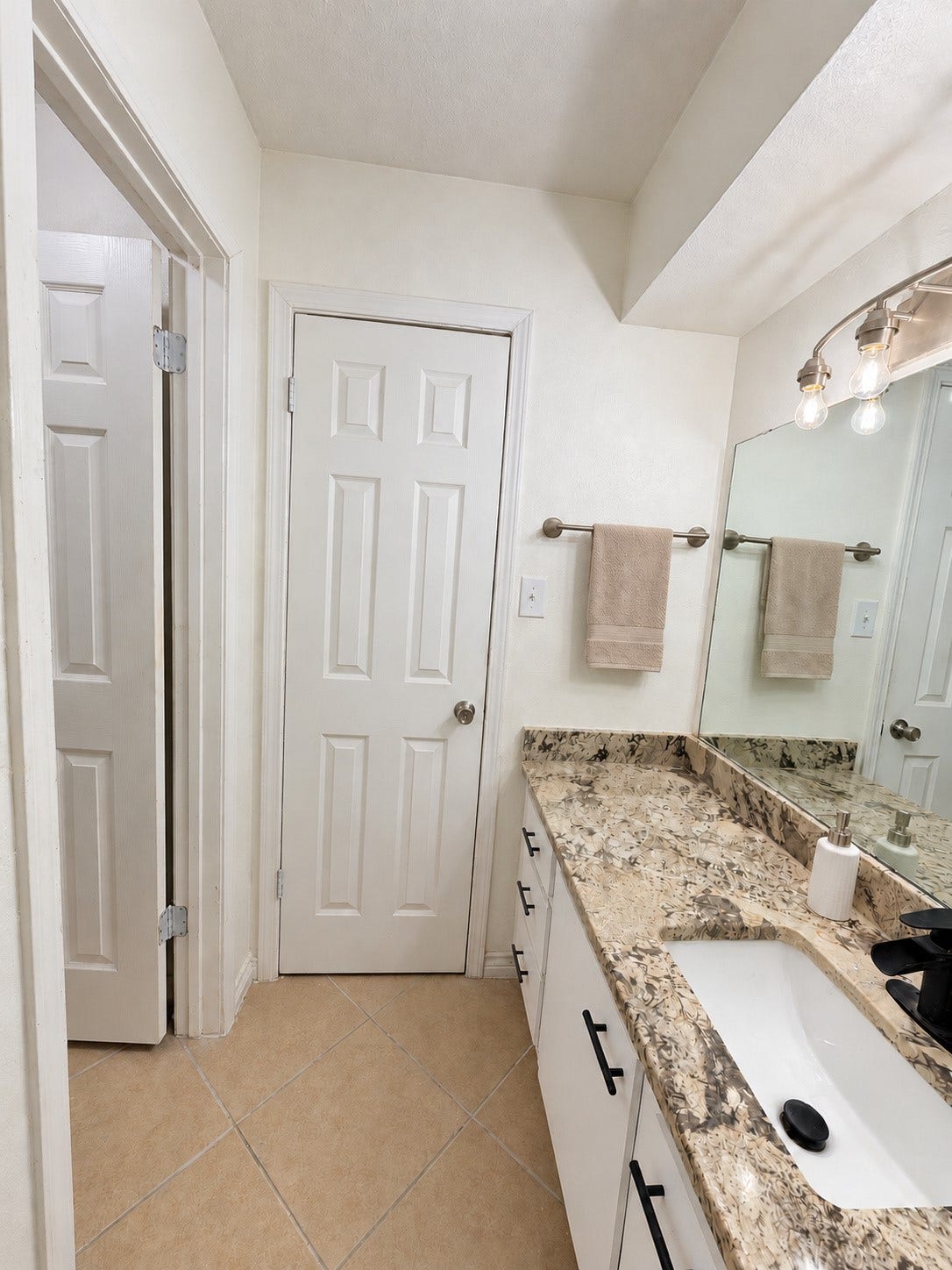 16961 Mockingbird Court, Conroe, TX 77385 16961 Mockingbird Court, Conroe, TX 77385