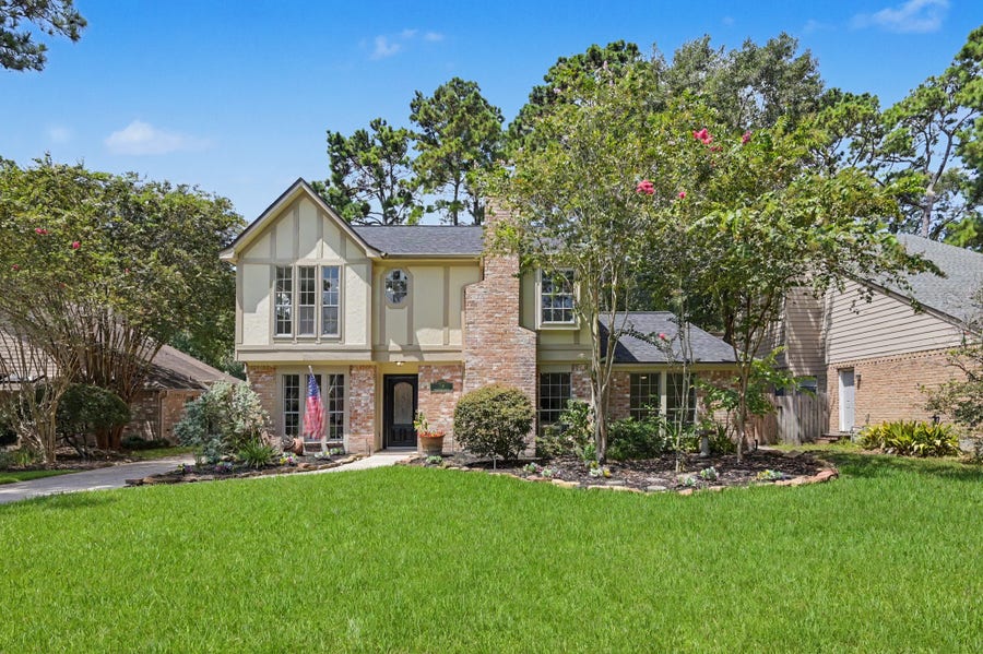Property photo for 19 Postvine Court, The Woodlands, TX