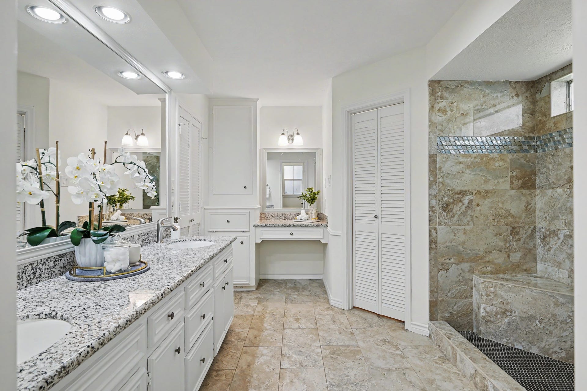 19 Postvine Court, The Woodlands, TX 77381 19 Postvine Court, The Woodlands, TX 77381