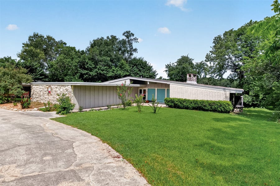 Property photo for 182 N Burnett Drive, Baytown, TX