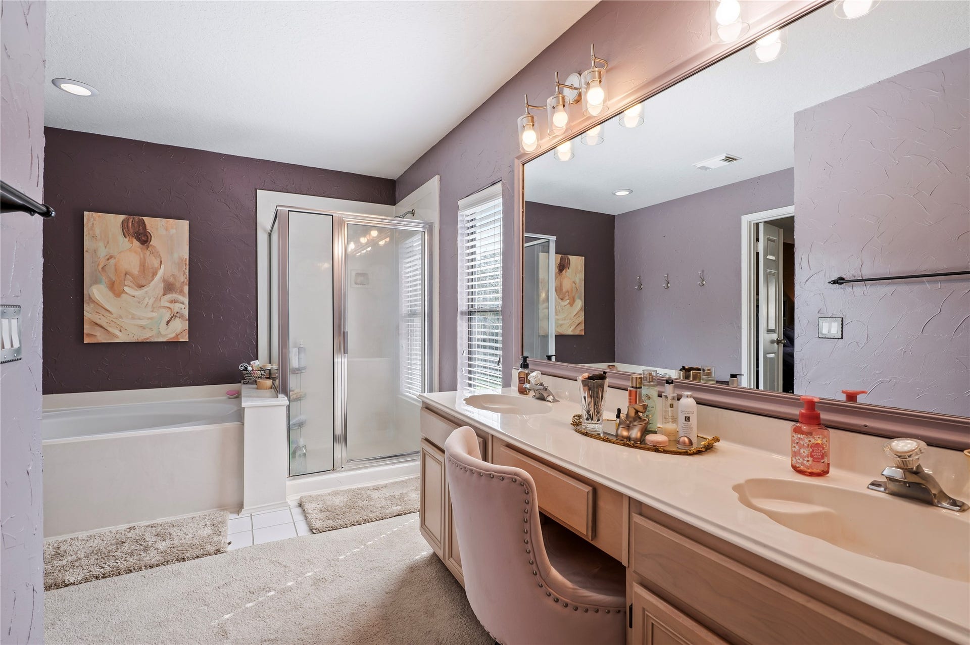 113 Coral Bay Drive, League City, TX 77573 Another view of the spacious primary bath.