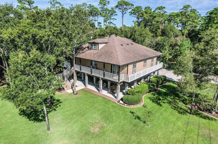 Property photo for 3530 Highway 146 S, Shoreacres, TX
