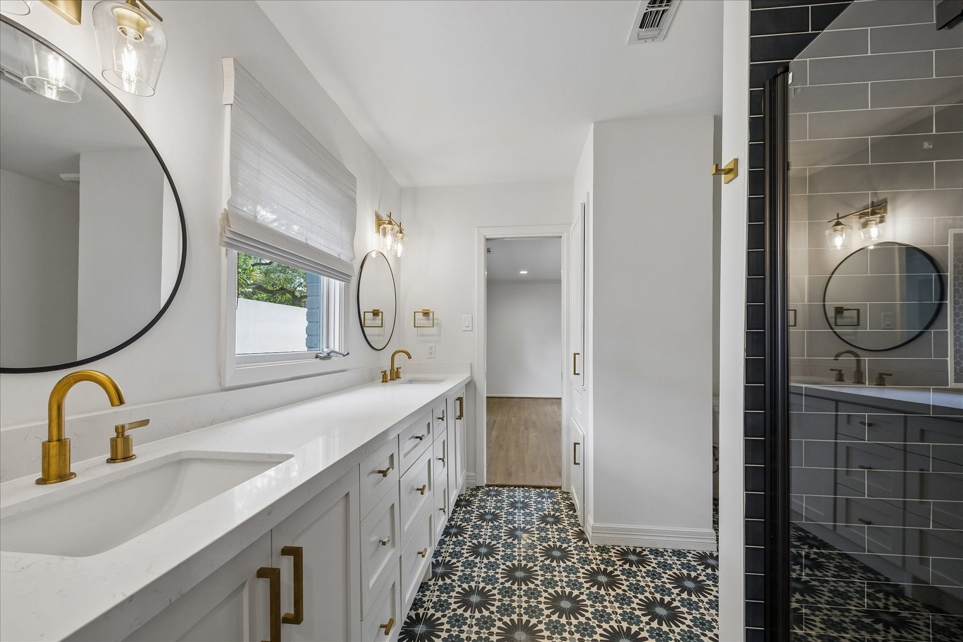 Alternate view of Jack and Jill bath.