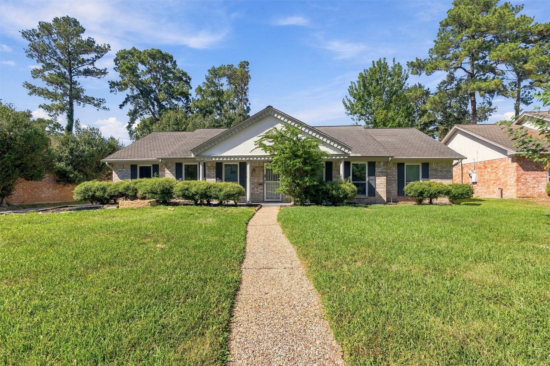 5814 Old Lodge Drive, Houston, TX 77066 Front