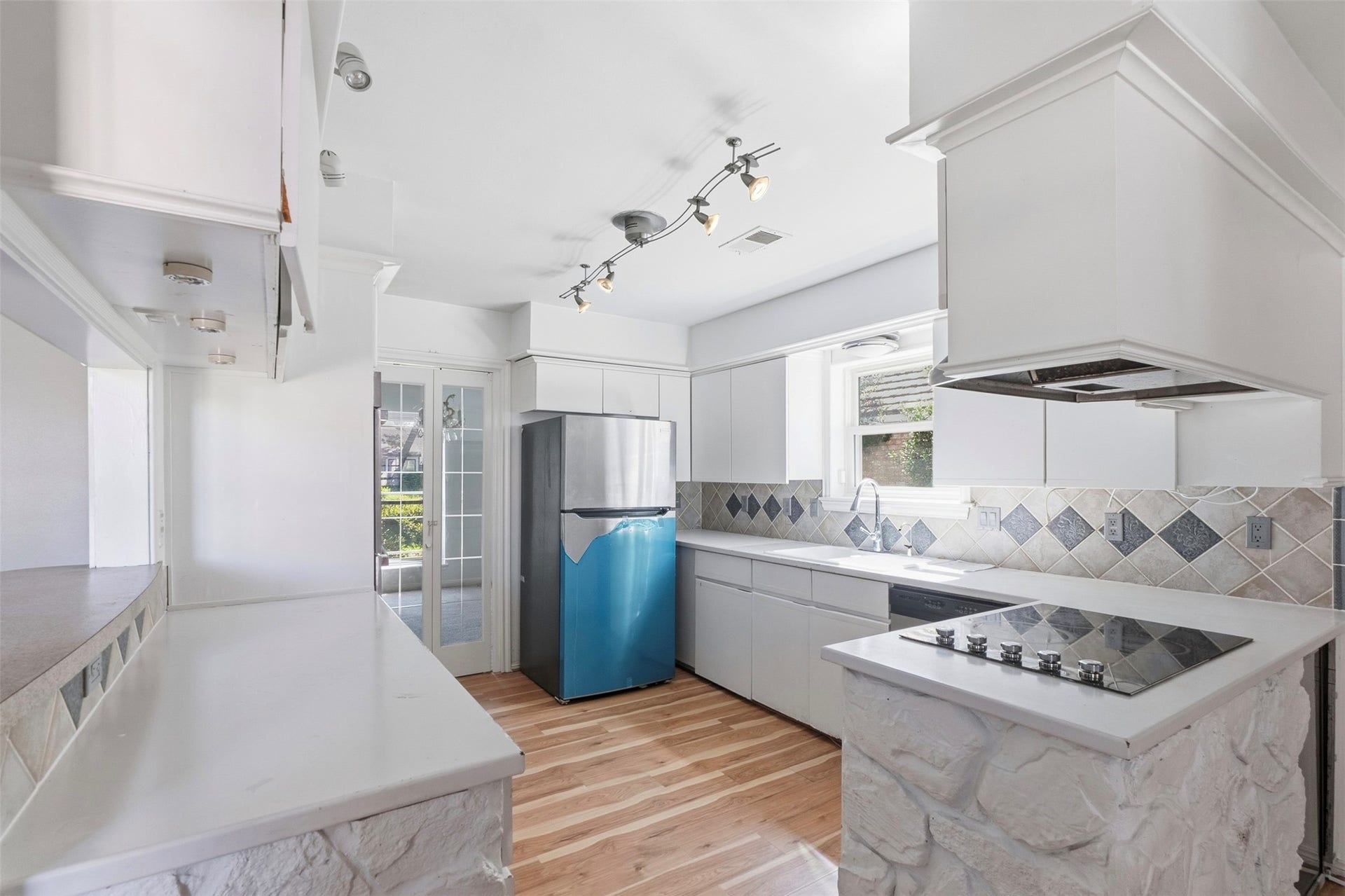 5814 Old Lodge Drive, Houston, TX 77066 5814 Old Lodge Drive, Houston, TX 77066