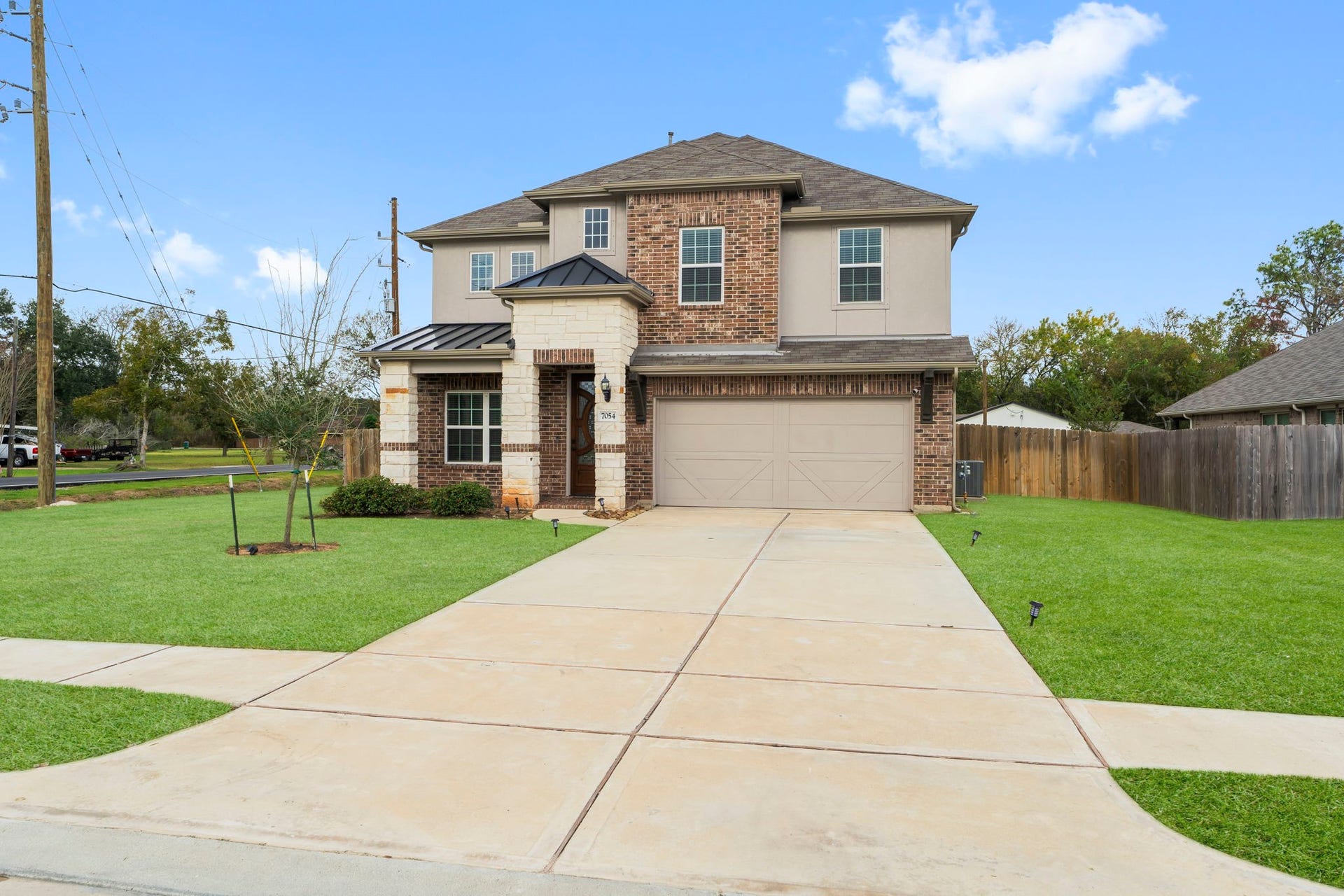 7054 Terra Drive, Manvel, TX 77578 Corner lot providing easy access to the community exit and no neighbors on one side!