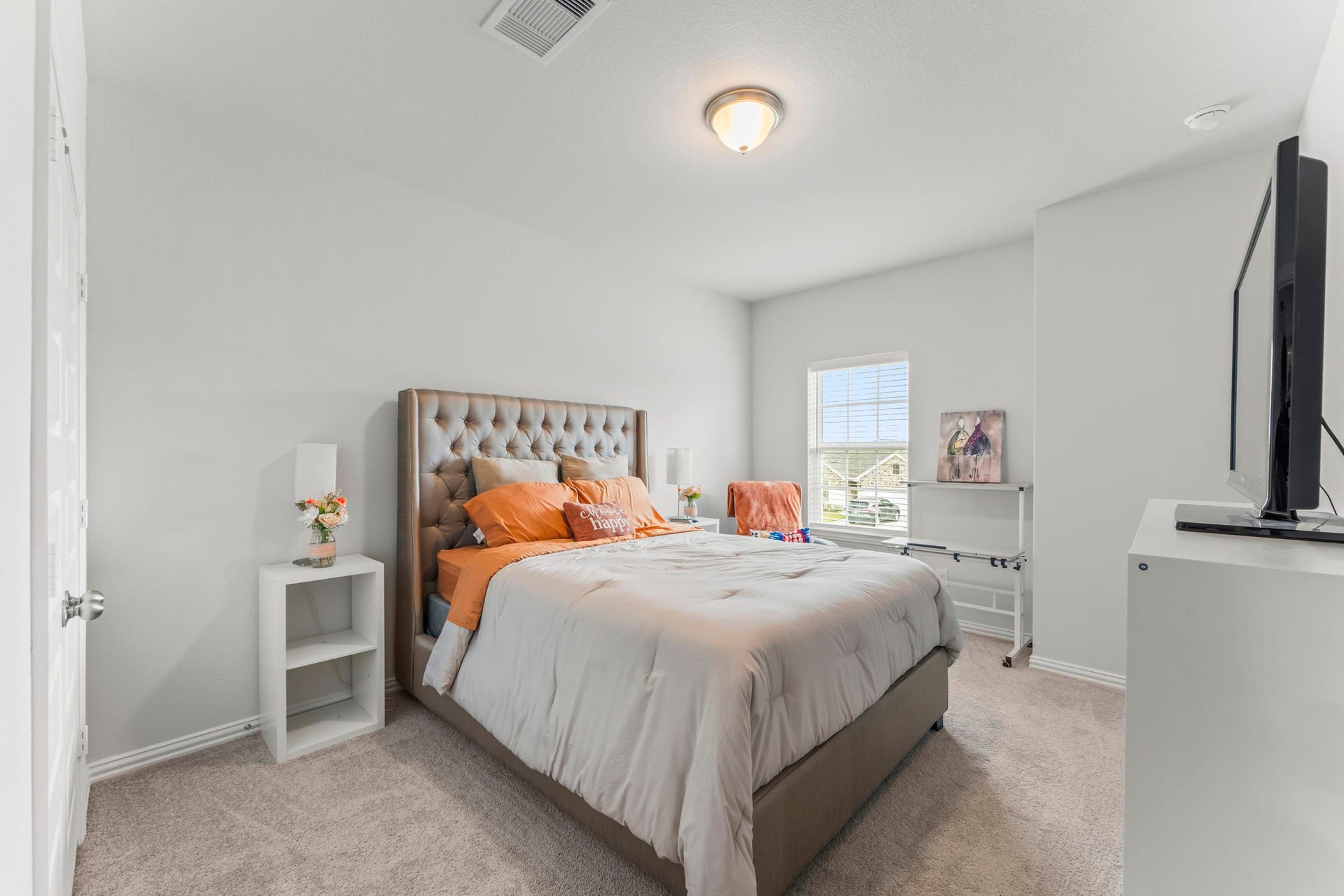 7054 Terra Drive, Manvel, TX 77578 Inviting secondary bedroom perfect for family or guests.