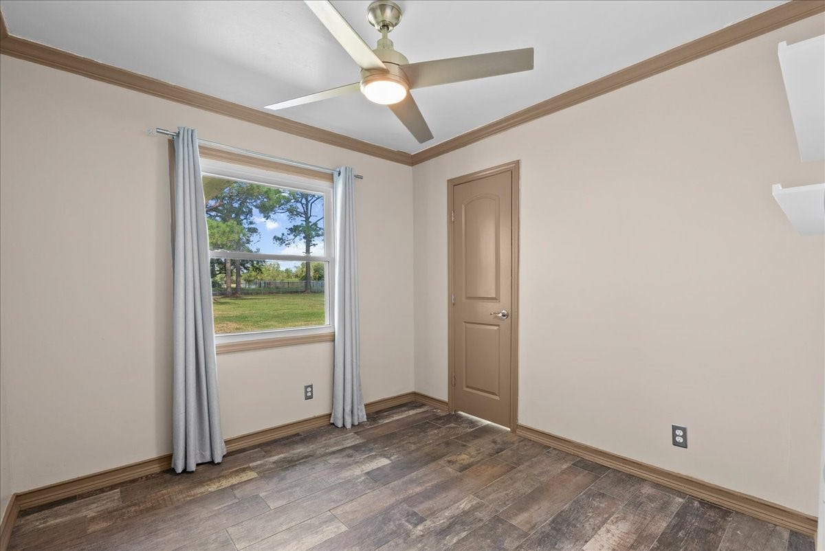 4215 County Road 182, Alvin, TX 77511