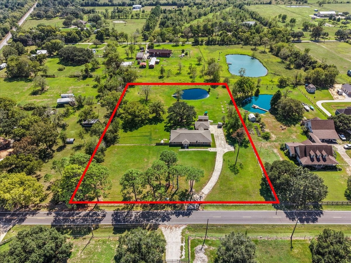4215 County Road 182, Alvin, TX 77511