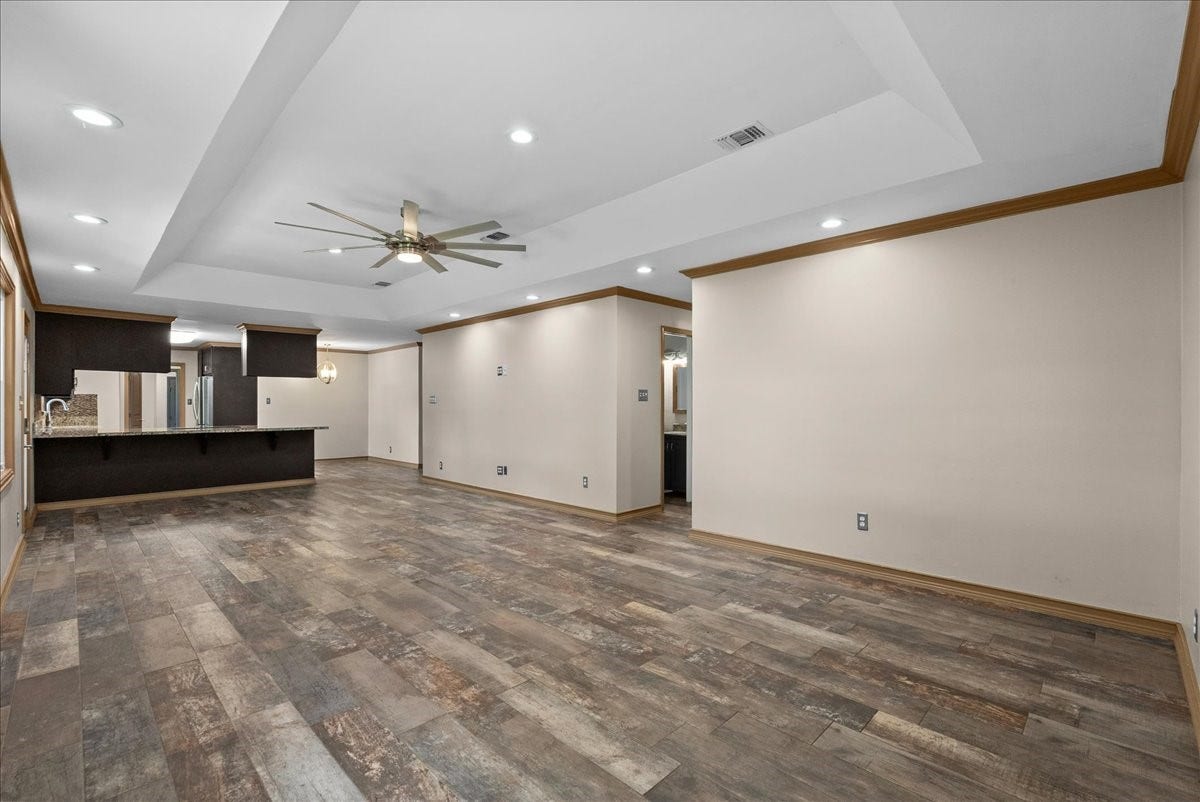 4215 County Road 182, Alvin, TX 77511