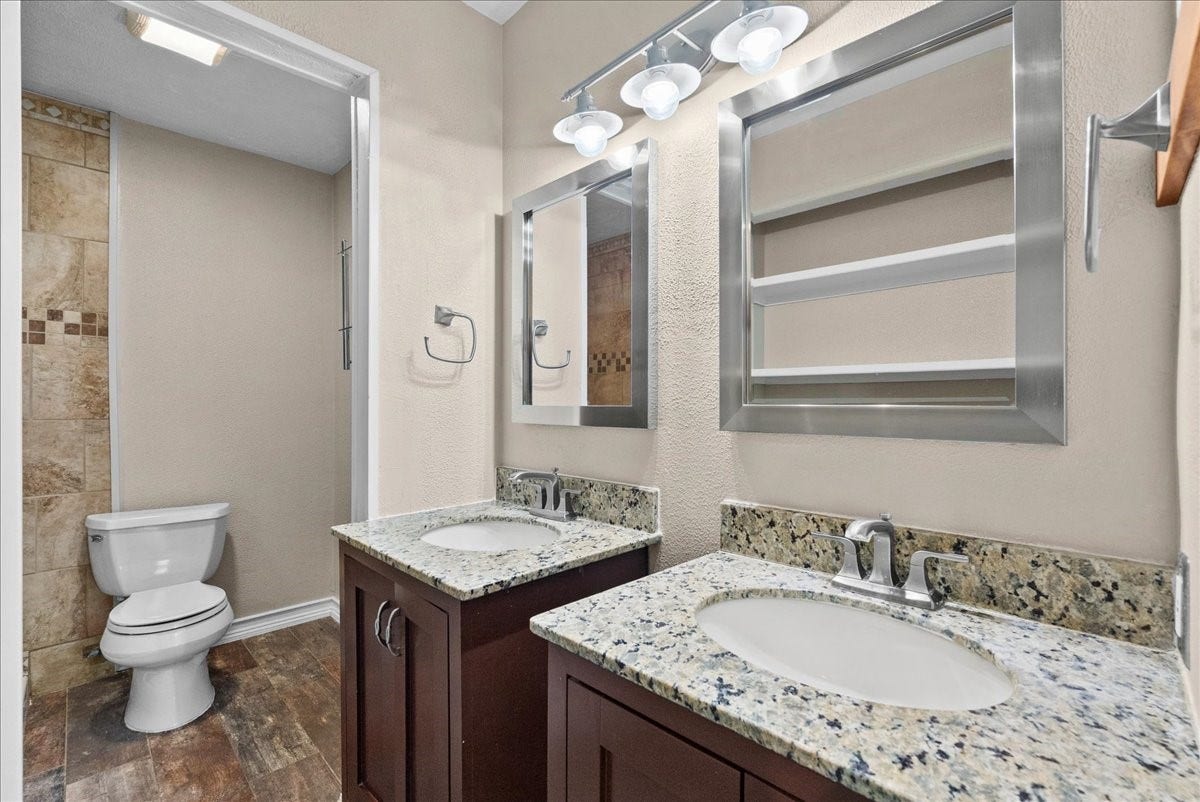 4215 County Road 182, Alvin, TX 77511