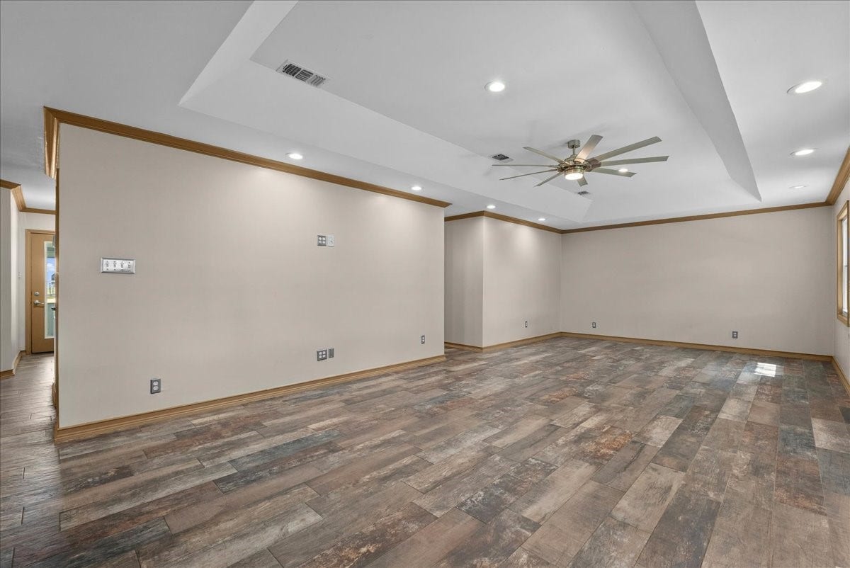 4215 County Road 182, Alvin, TX 77511
