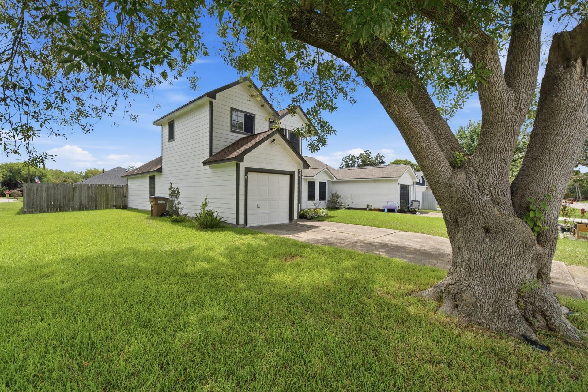 5820 Guadalupe Drive, Dickinson, TX 77539 5820 Guadalupe Drive, Dickinson, TX 77539