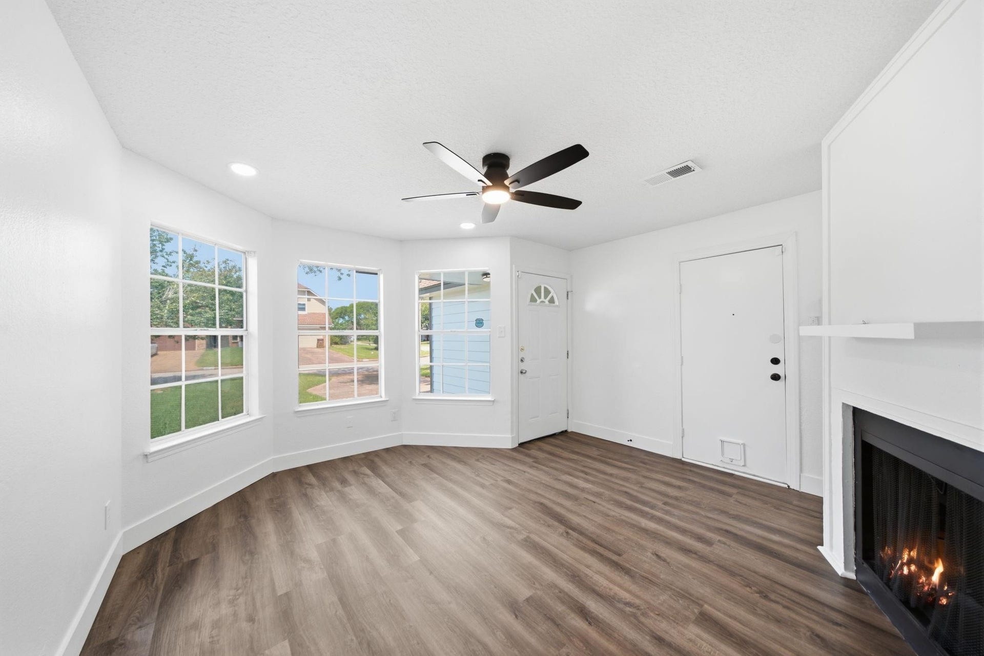 5820 Guadalupe Drive, Dickinson, TX 77539 5820 Guadalupe Drive, Dickinson, TX 77539