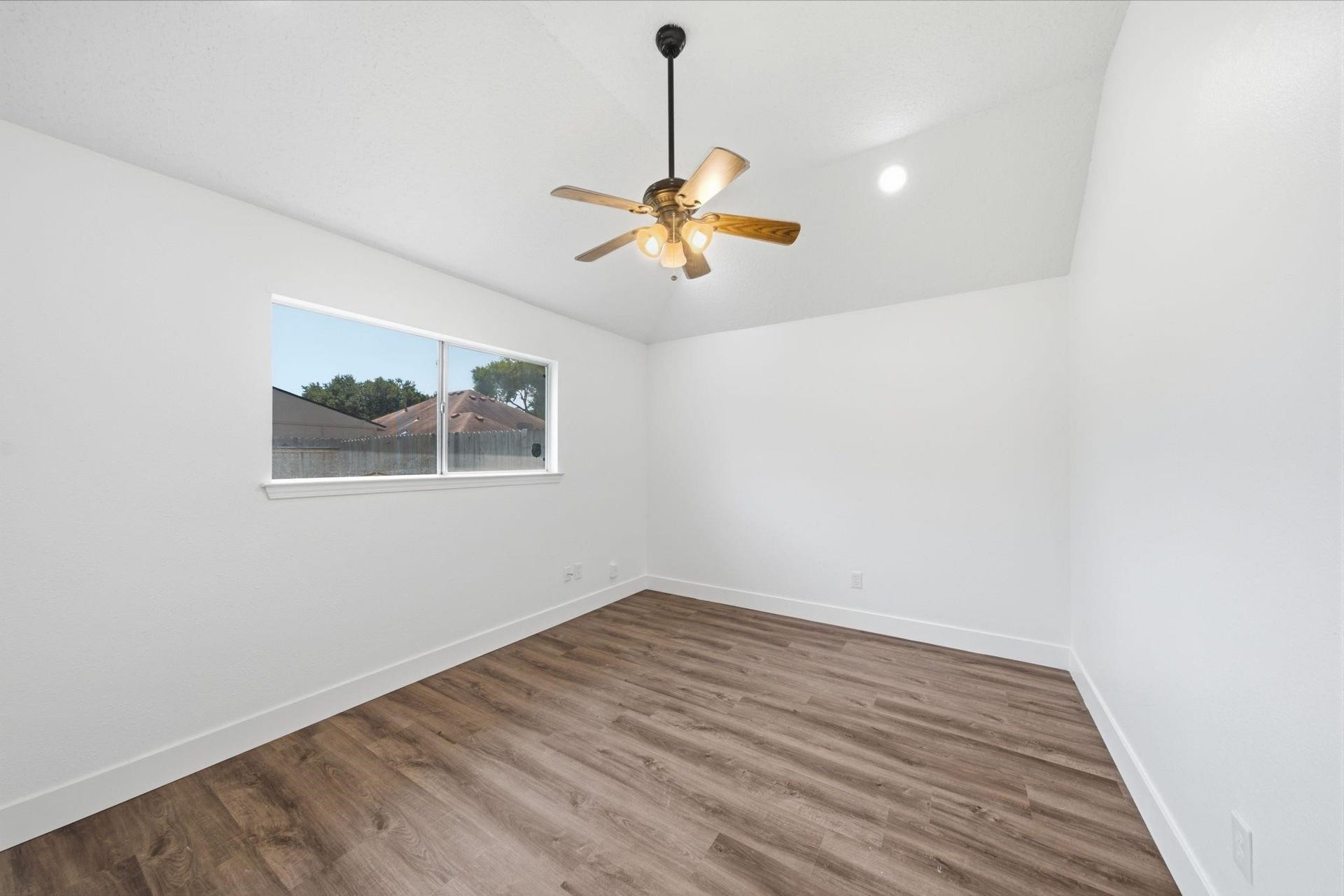 5820 Guadalupe Drive, Dickinson, TX 77539 5820 Guadalupe Drive, Dickinson, TX 77539
