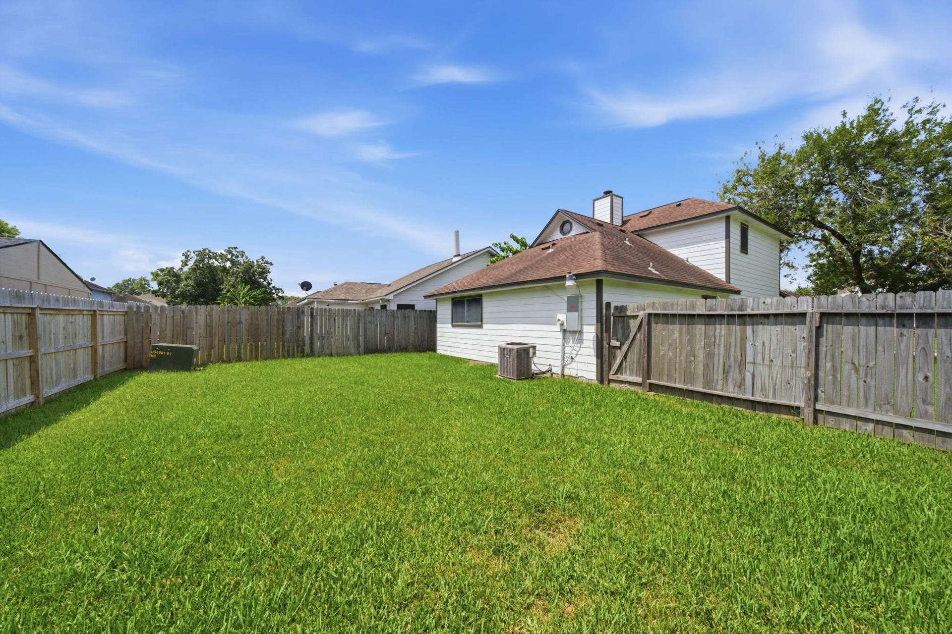 5820 Guadalupe Drive, Dickinson, TX 77539 5820 Guadalupe Drive, Dickinson, TX 77539