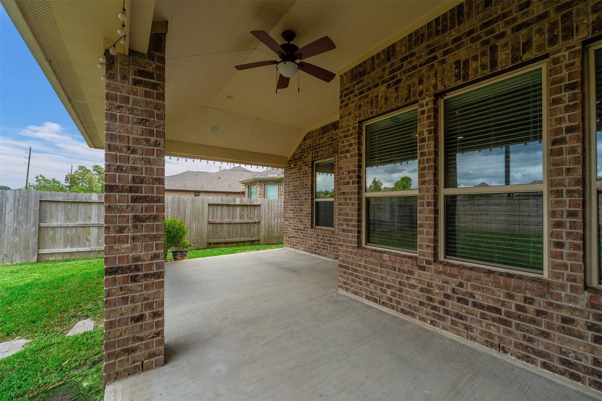 3827 Fleetwood Falls Lane, Spring, TX 77386 3827 Fleetwood Falls Lane, Spring, TX 77386