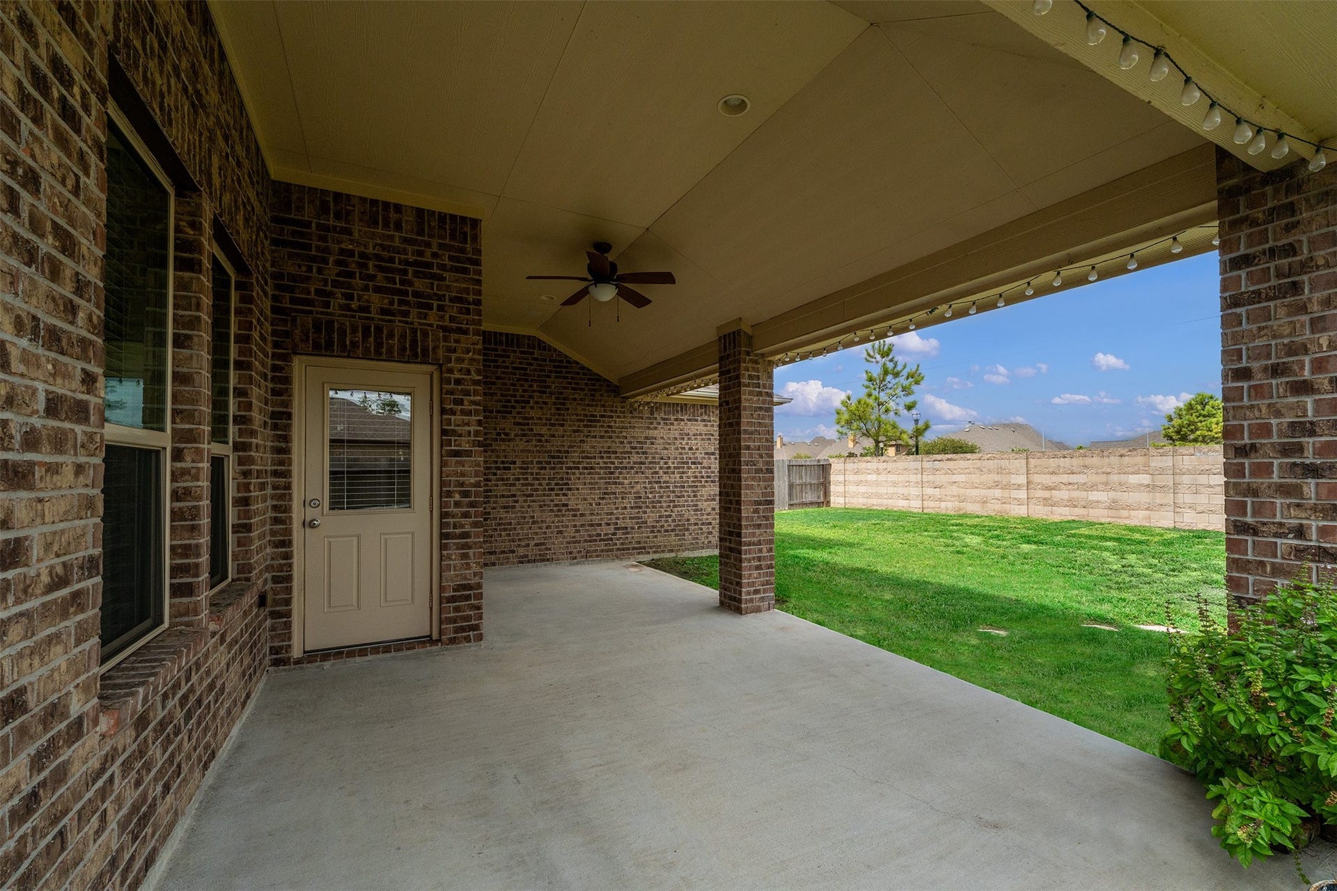 3827 Fleetwood Falls Lane, Spring, TX 77386 3827 Fleetwood Falls Lane, Spring, TX 77386