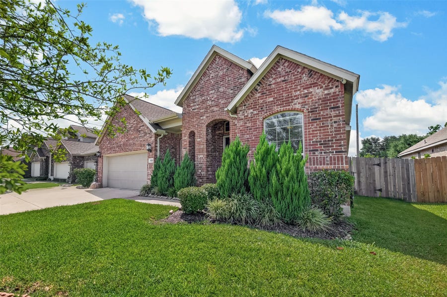 Property photo for 501 Campbell Drive, League City, TX