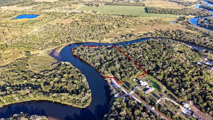 Property photo for 9903 County Road 210, Liverpool, TX