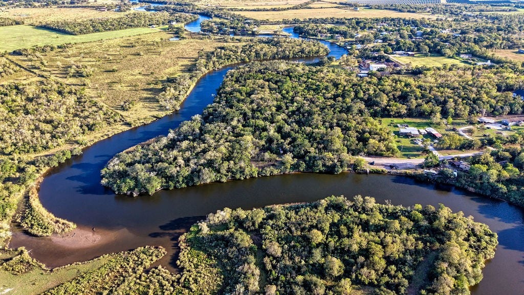 9903 County Road 210, Liverpool, TX 77577