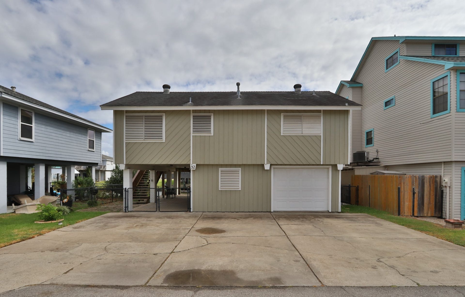 32 N Curlew Street, La Marque, TX 77568 32 N Curlew Street, La Marque, TX 77568