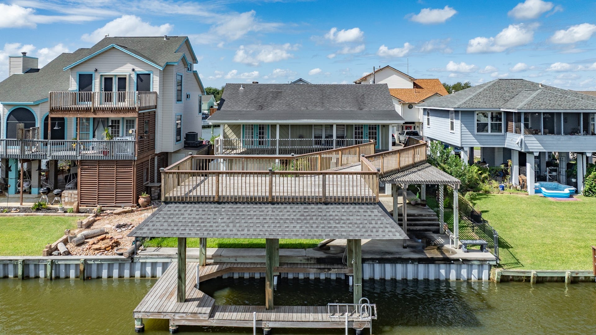 32 N Curlew Street, La Marque, TX 77568 32 N Curlew Street, La Marque, TX 77568