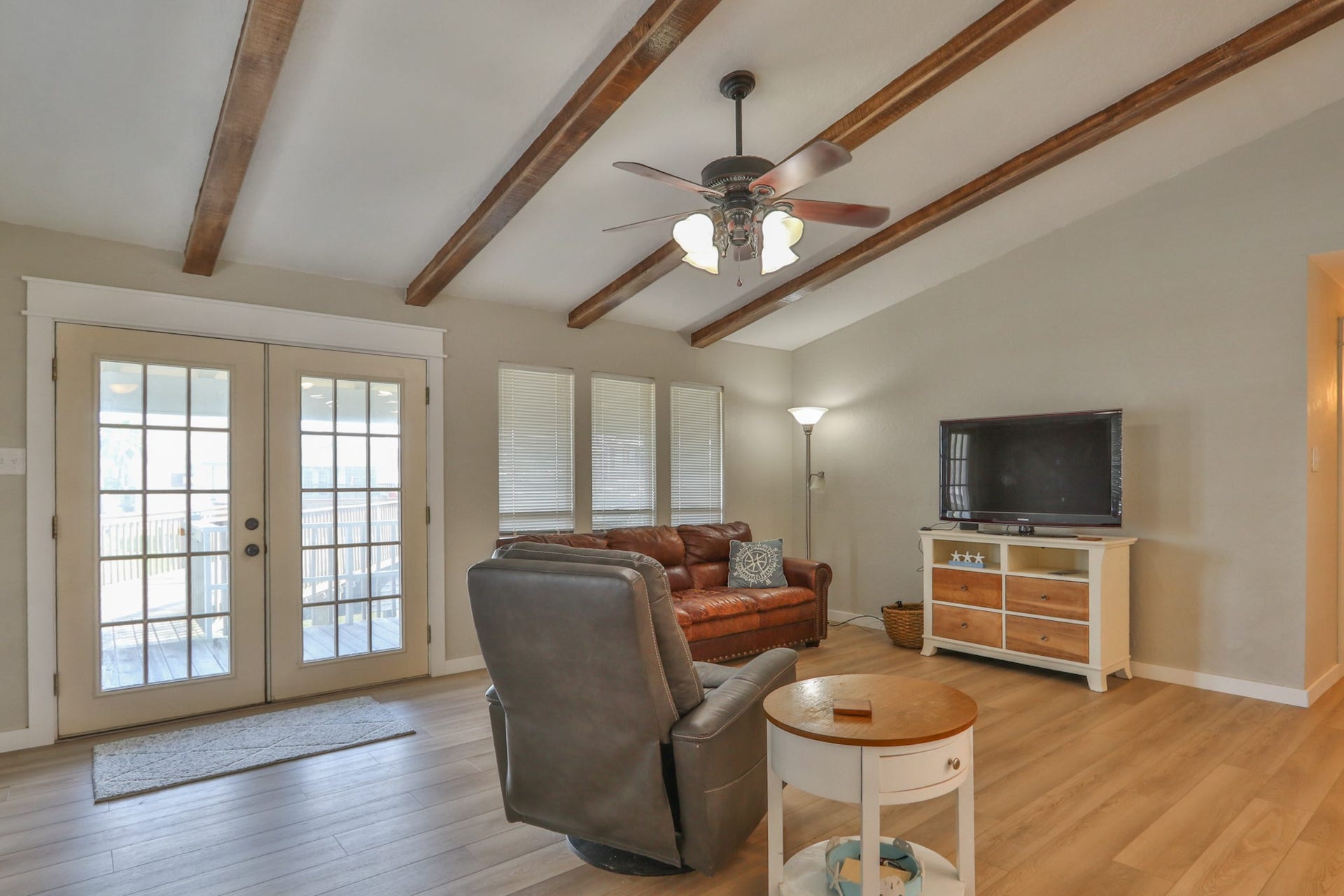 32 N Curlew Street, La Marque, TX 77568 32 N Curlew Street, La Marque, TX 77568