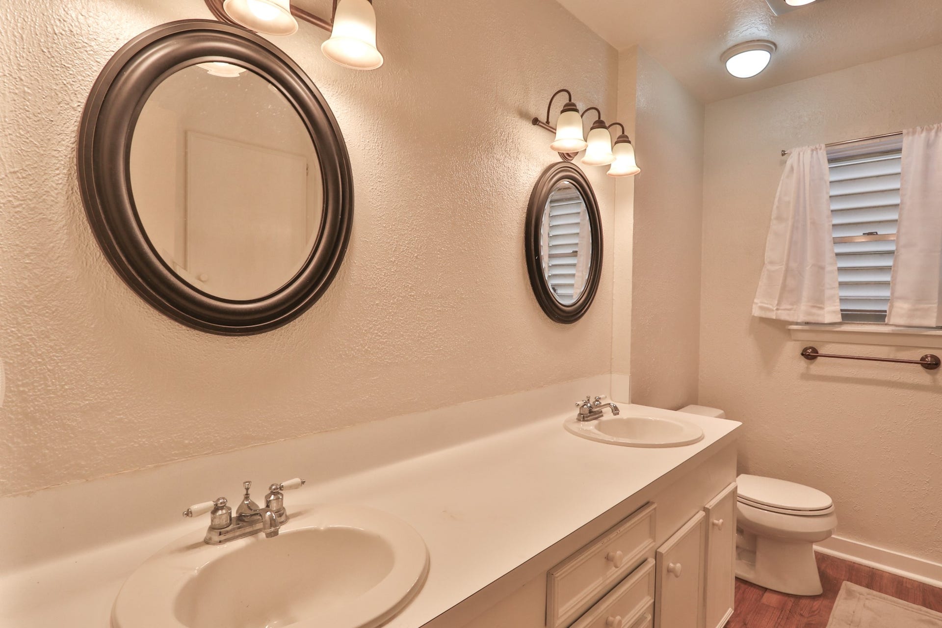 32 N Curlew Street, La Marque, TX 77568 32 N Curlew Street, La Marque, TX 77568