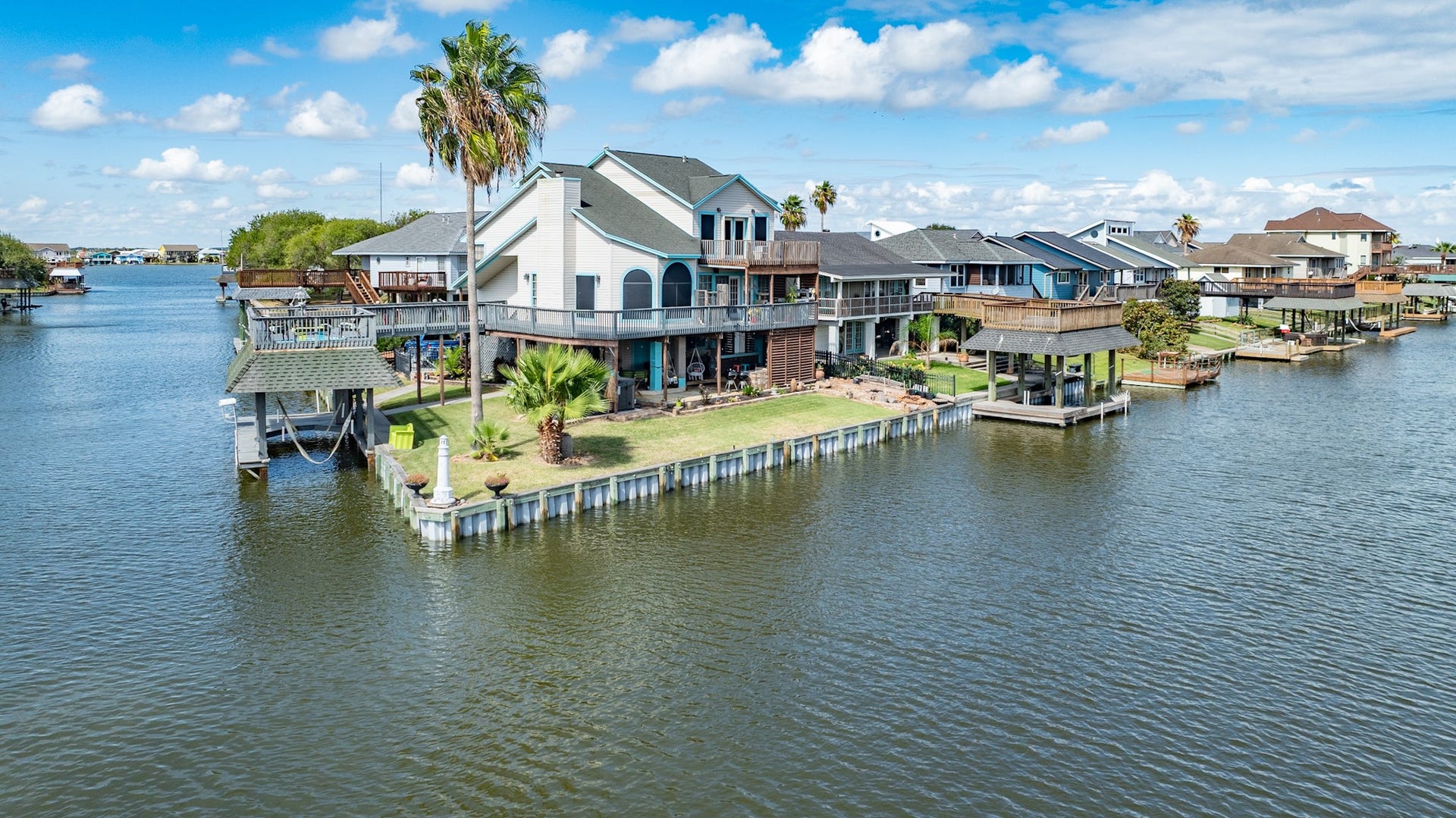 32 N Curlew Street, La Marque, TX 77568 32 N Curlew Street, La Marque, TX 77568