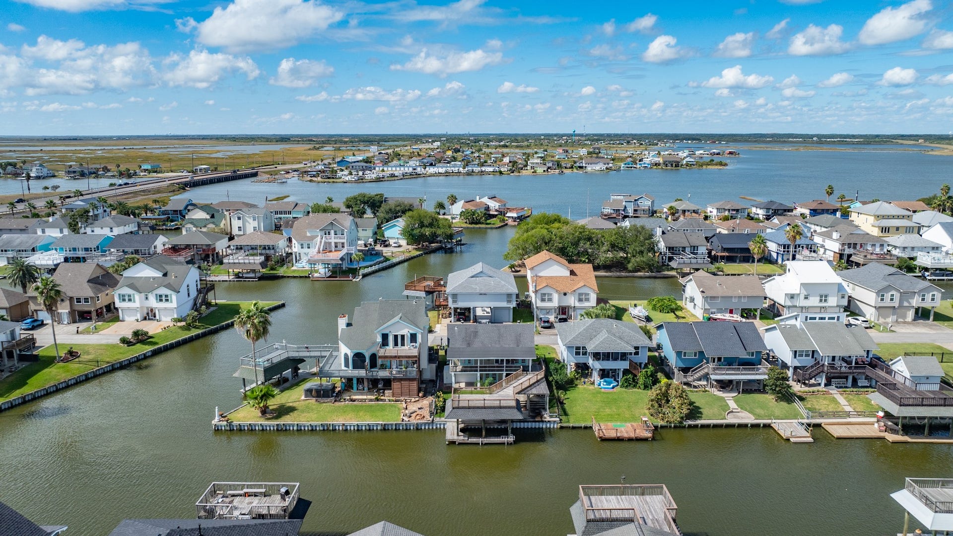 32 N Curlew Street, La Marque, TX 77568 32 N Curlew Street, La Marque, TX 77568