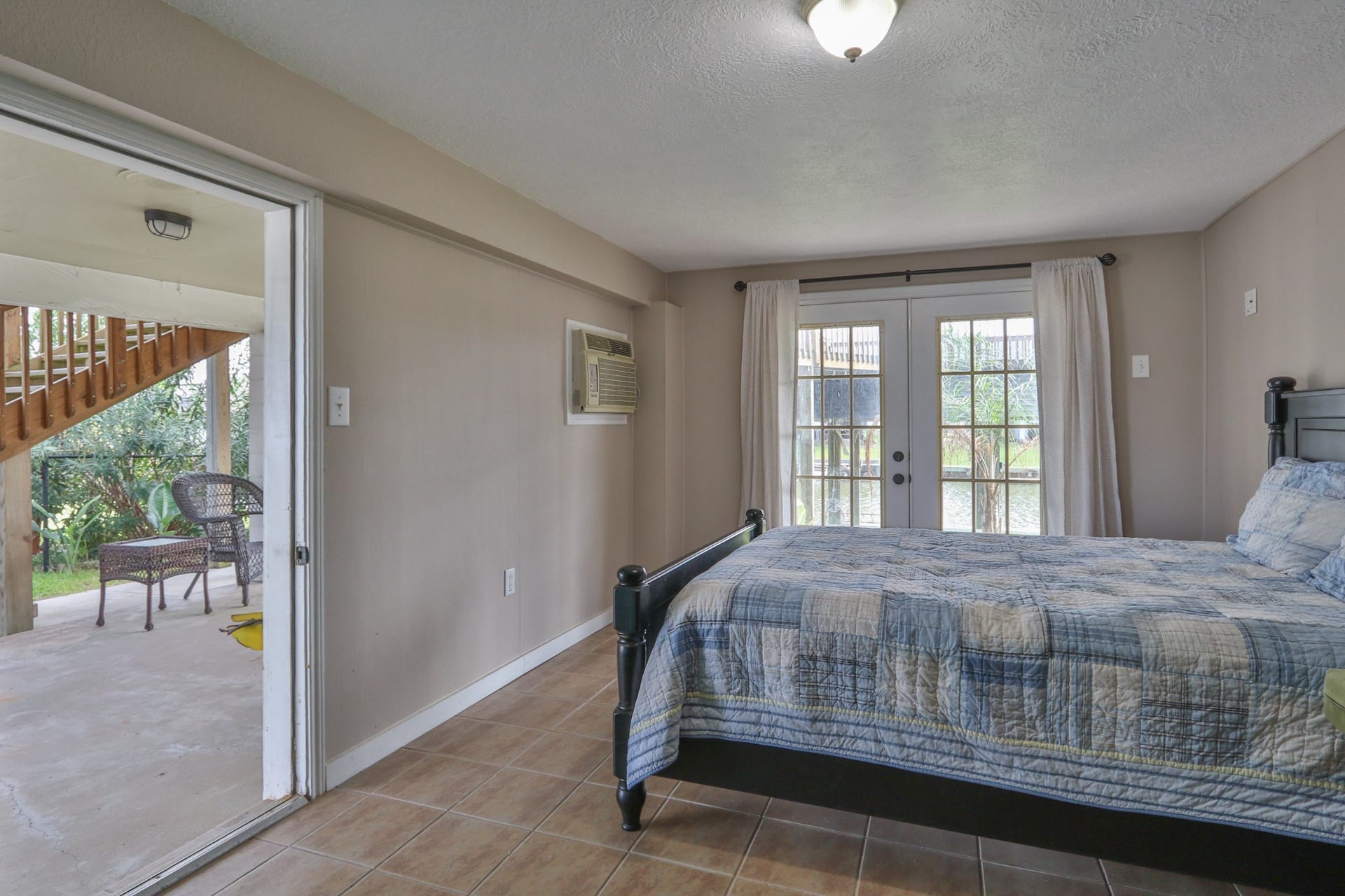 32 N Curlew Street, La Marque, TX 77568 32 N Curlew Street, La Marque, TX 77568