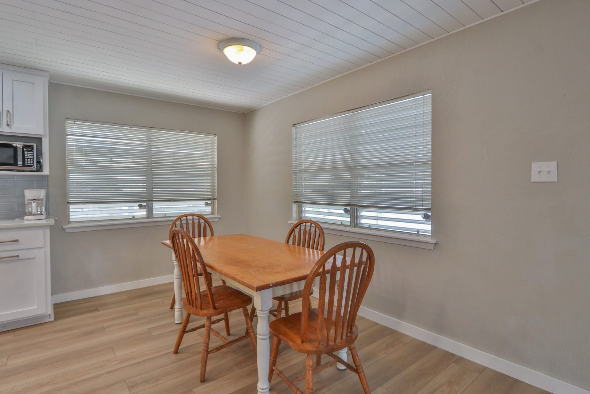 32 N Curlew Street, La Marque, TX 77568 32 N Curlew Street, La Marque, TX 77568