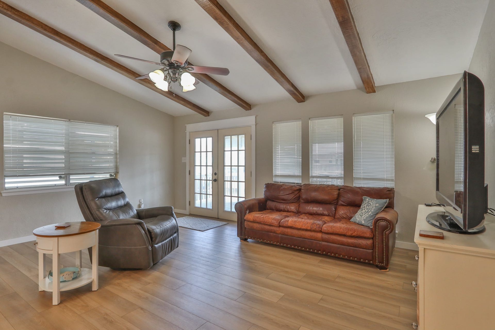 32 N Curlew Street, La Marque, TX 77568 32 N Curlew Street, La Marque, TX 77568