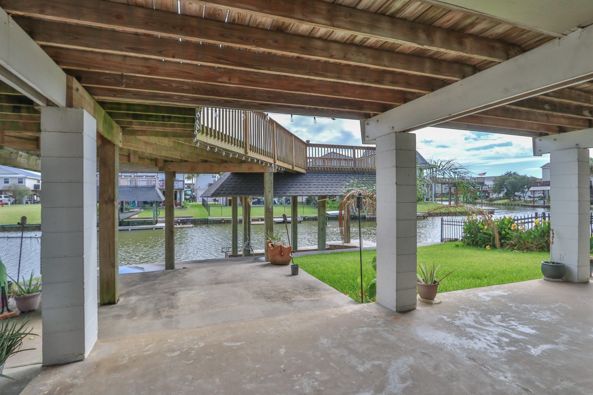 32 N Curlew Street, La Marque, TX 77568 32 N Curlew Street, La Marque, TX 77568