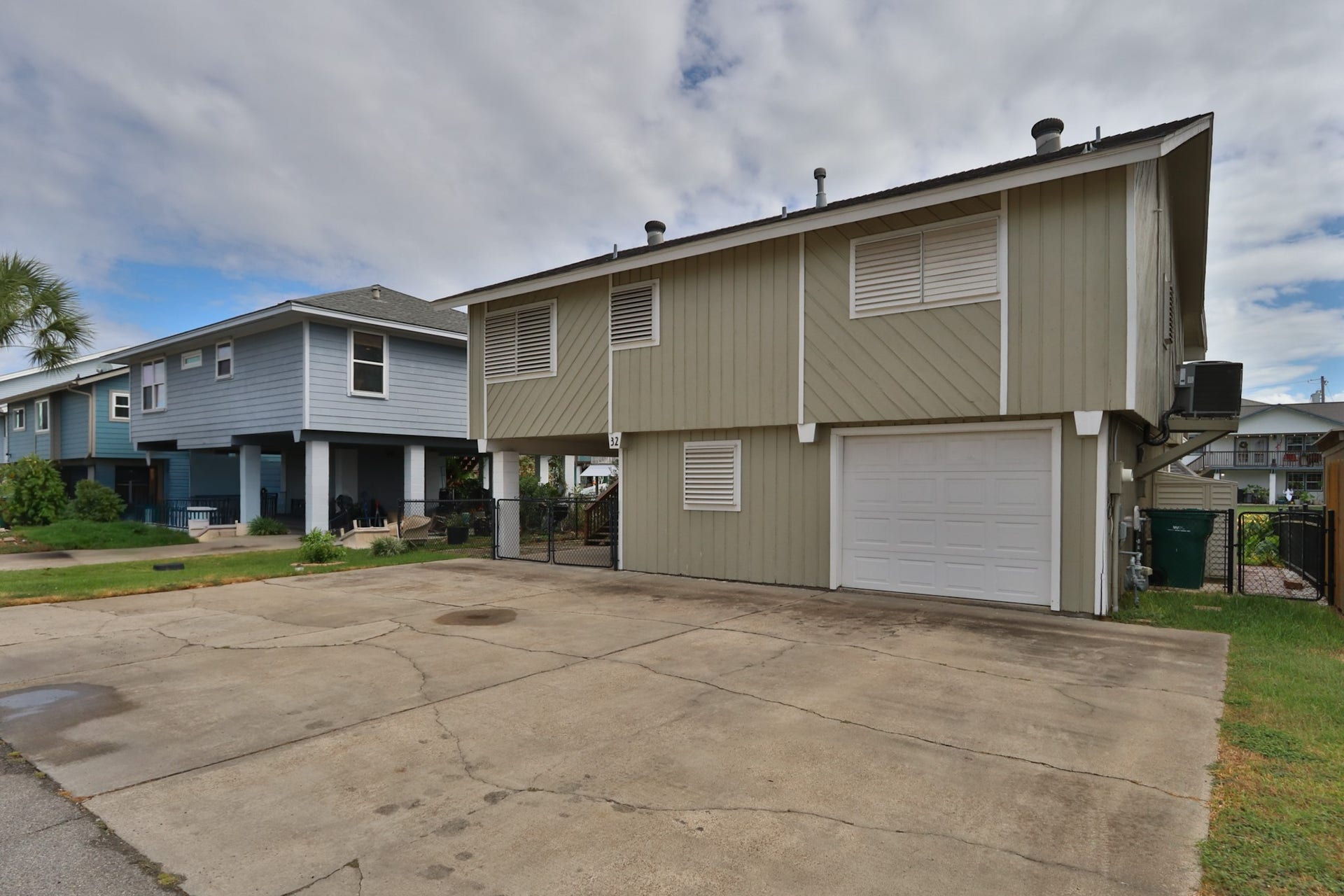 32 N Curlew Street, La Marque, TX 77568 32 N Curlew Street, La Marque, TX 77568