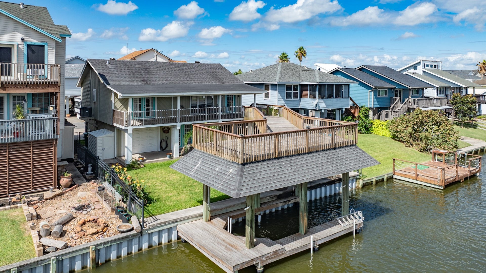32 N Curlew Street, La Marque, TX 77568 32 N Curlew Street, La Marque, TX 77568